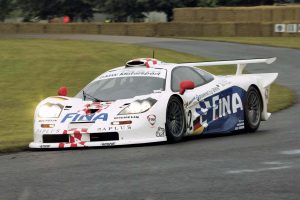 BMW製6.0リッターV12 NAエンジンを搭載したマクラーレンF1 GTR