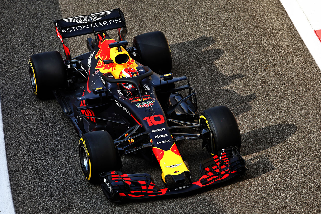 ピエール・ガスリーは2019年はレッドブルへ移籍。アブダビでのタイヤテストでもレッドブルのマシンをドライブした