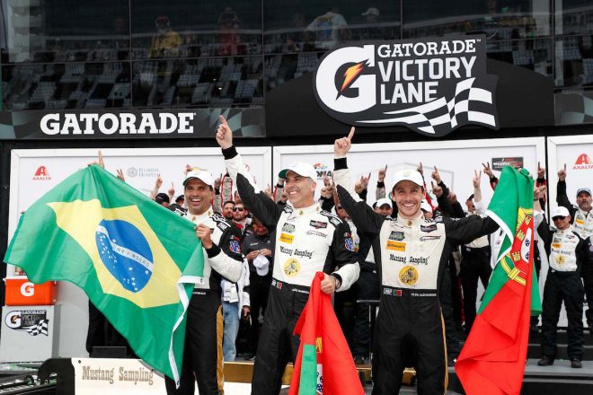 2018年のデイトナ24時間を制した（左から）クリスチャン・フィッティパルディ、ジョアオ・バルボサ、フィリペ・アルバカーキ