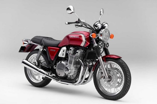 2019年型ホンダCB1100EX（キャンディークロモスフィアレッド）