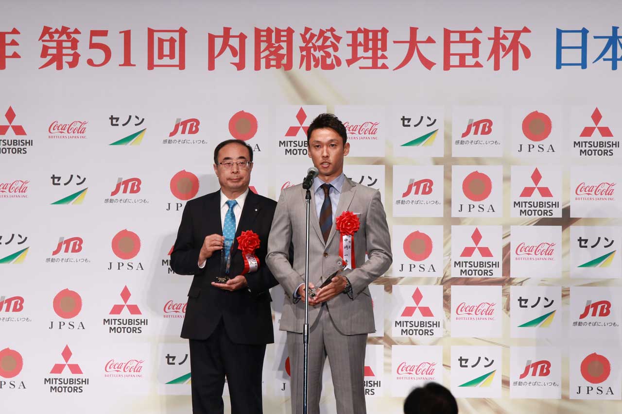 「本来ならば（特別賞を同時受賞した）武豊騎手が担当するはずでしたが……」とユーモラスな受賞スピーチを行った中嶋一貴