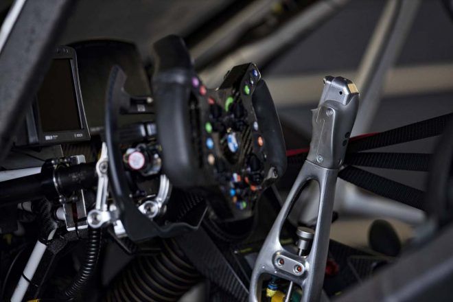 アレックス・ザナルディが乗り込むBMW M8 GTEに採用されるハンドドライブシステム