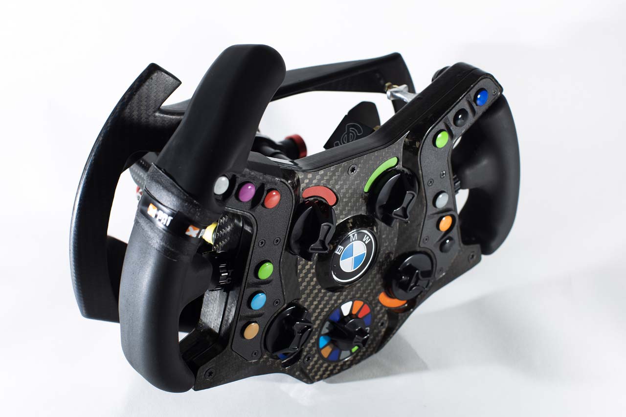 ハンドドライブに用いる専用ステアリング