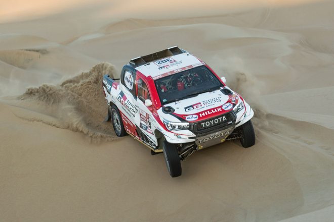 第41回ダカールラリーのステージ2終了時点で総合首位に浮上したジニール・ドゥビリエ（トヨタ・ハイラックス）