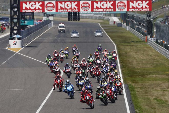 2018 NGKスパークプラグ鈴鹿2＆4レース 全日本ロードレース選手権JSB1000開幕戦 スタートシーン