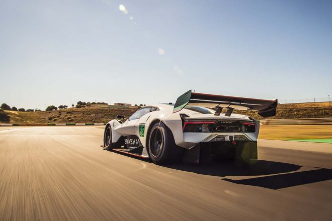 ポルティマオを走行するブラバム・オートモーティブの『BT62』