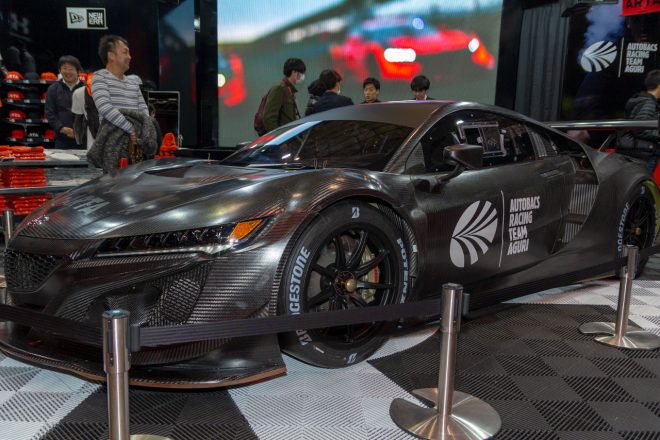 オートバックスグループブースに置かれたホンダNSX GT3。カラーリングは施されていないが、今年は新たなデザインになるという