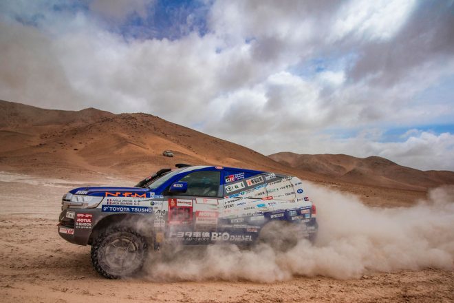 チームランドクルーザー・トヨタオートボデーのクリスチャン・ラビエル／ジャン・ピエール-ギャルサン組350号車