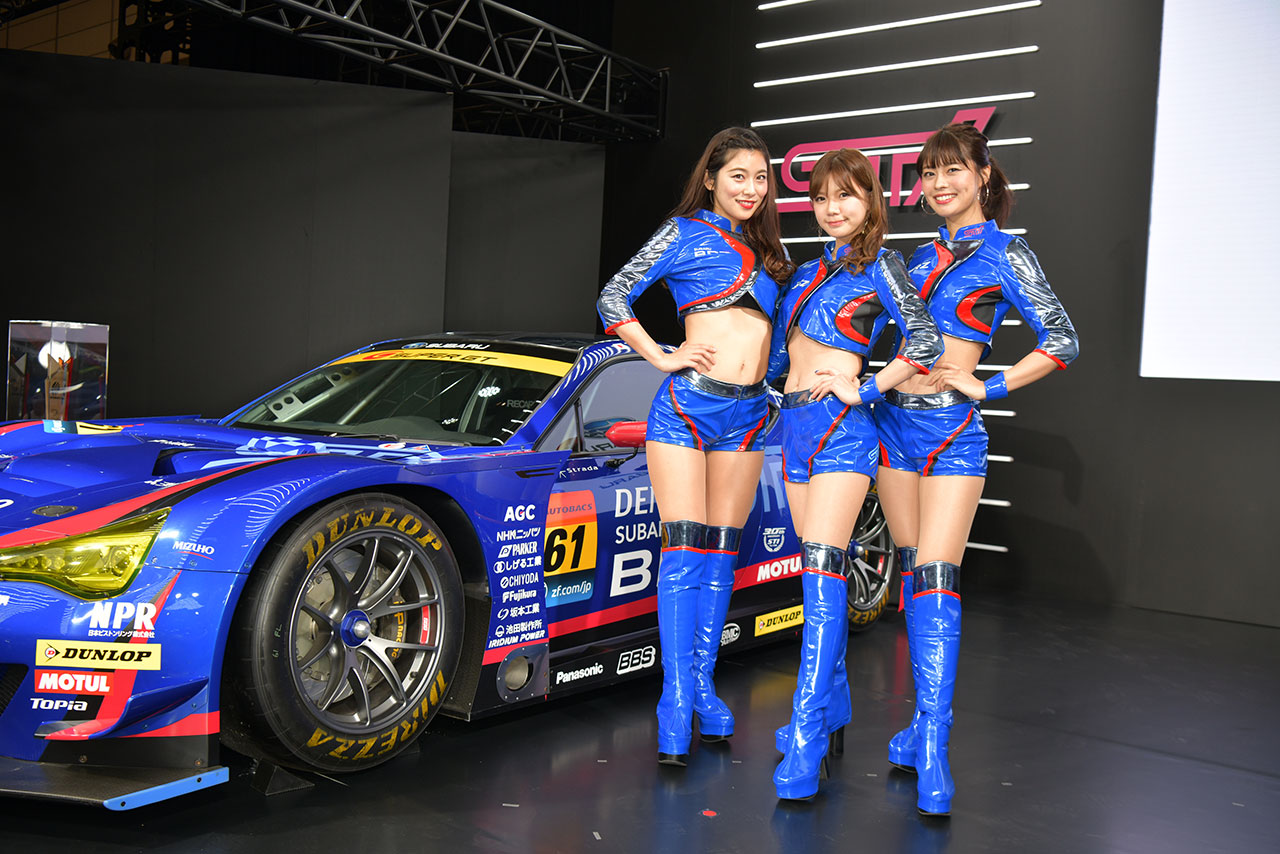 2019年のSUBARU BRZ GT-GALS BREEZEを務める江藤菜摘さん、あやきいくさん、津田知美さん