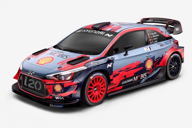 2019年仕様のヒュンダイi20クーペWRC。アクセントカラーのレッドが新鮮な印象を与える