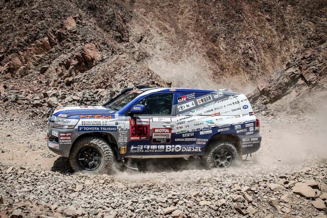 チームランドクルーザー・トヨタオートボデーのクリスチャン・ラビエル/ジャン・ピエール-ギャルサン組350号車