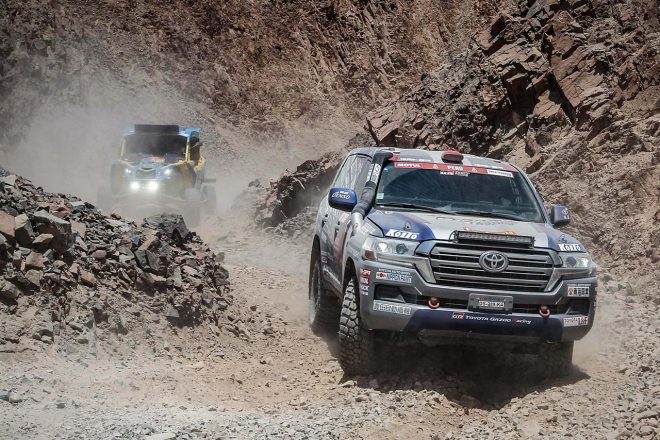 チームランドクルーザー・トヨタオートボデーの三浦昂／ローラン･リシトロイシター組349号車