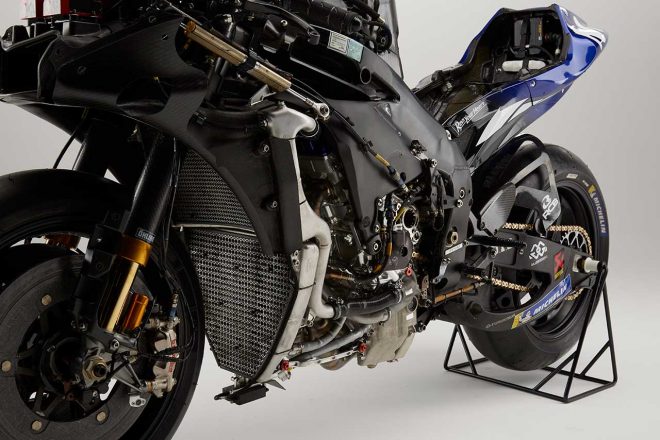 ラジエーター周辺