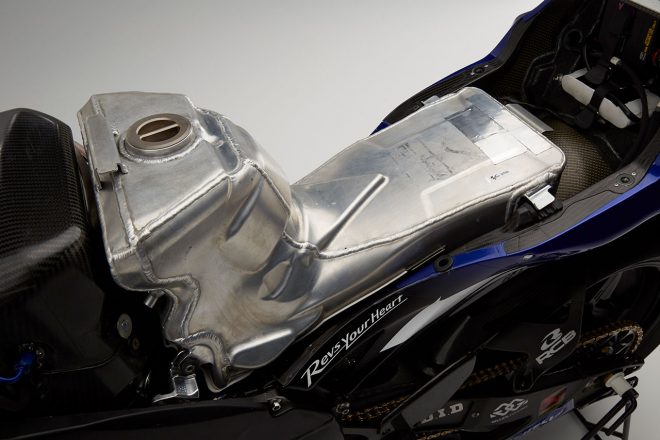 ガソリンタンク部分