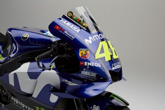 フロントカウル回り