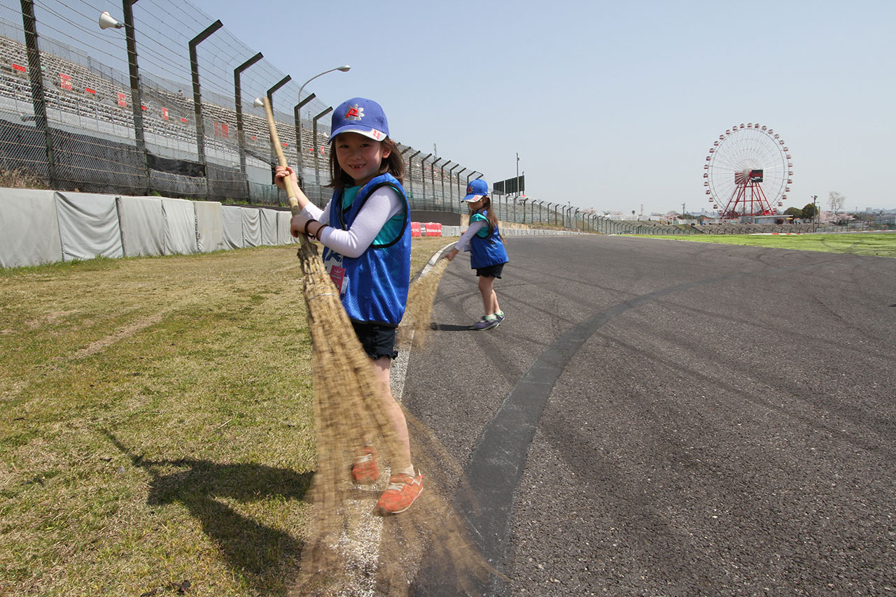 レース運営を支えるオフィシャルの業務を体験できる『レースオフィシャルおしごと体験』