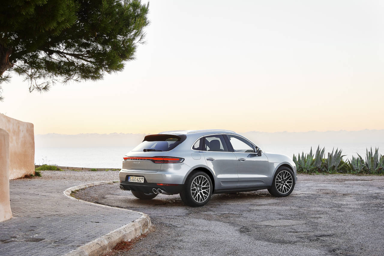 新型マカンSのリヤ画像