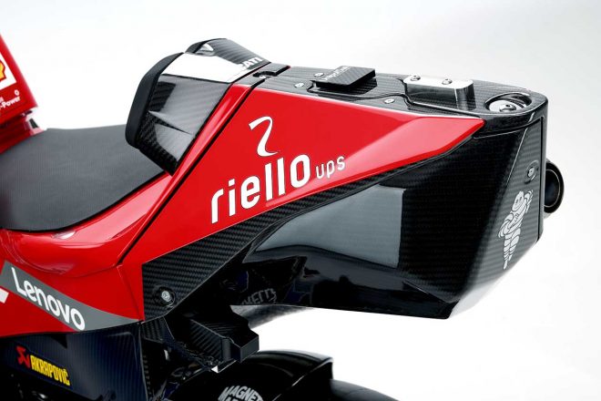 ドゥカティ デスモセディチGP 19　リヤカウル