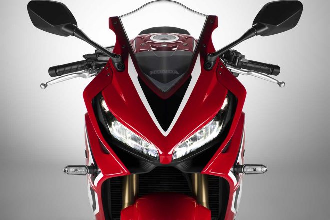 ホンダCBR650Rの正面ショット