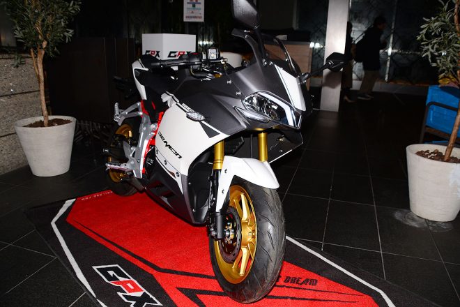 スポーツタイプのGPXデーモン150GRは14インチタイヤを履く。最高出力は11馬力だという