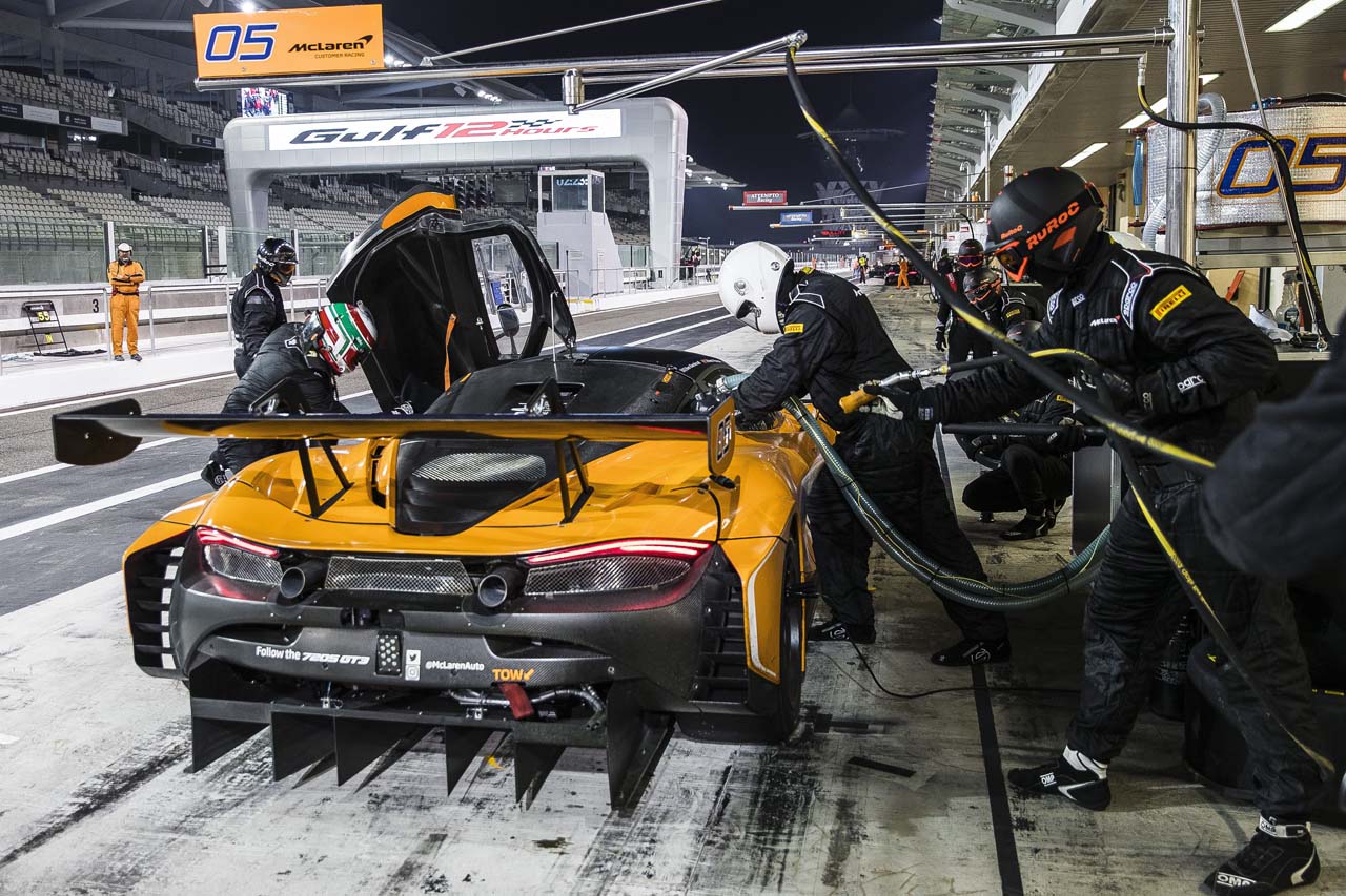 ドバイ24時間に参戦したマクラーレン720S GT3