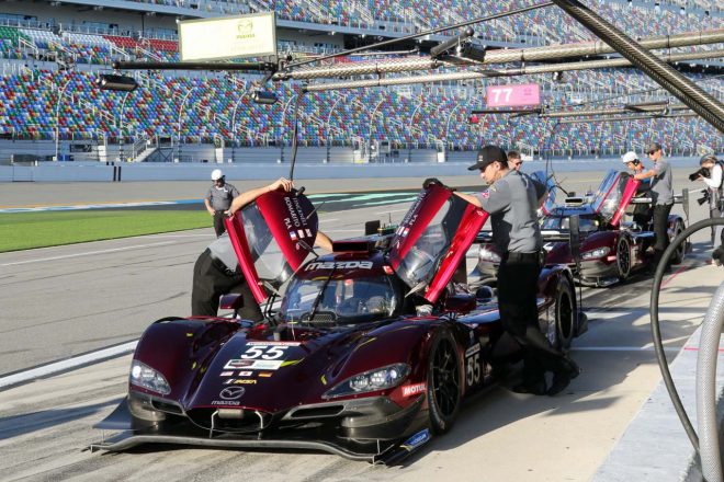 ジョナサン・ボマリート、オリビエプラ、ハリー・ティンクネルが乗り込む55号車マツダRT24-P