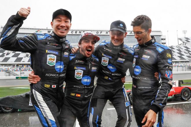 デイトナ24時間の優勝を喜ぶウェイン・テイラー・レーシングのドライバー