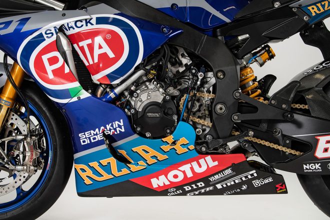 ヤマハYZF-R1 SBK仕様 エンジン部左