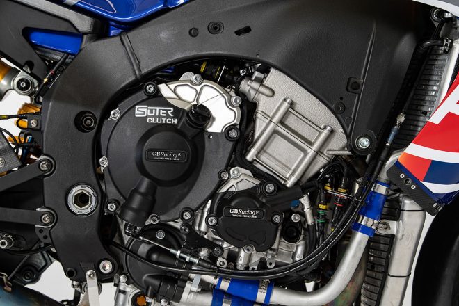 ヤマハYZF-R1 SBK仕様 エンジン部右（カウルなし）