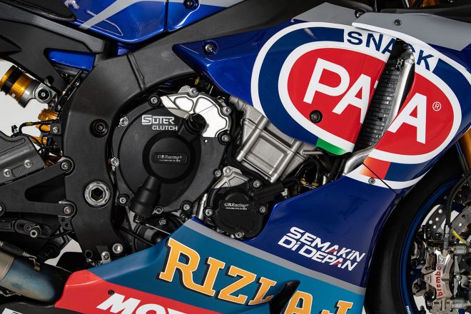 ヤマハYZF-R1 SBK仕様 エンジン部右