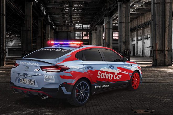 ヒュンダイがSBKにセーフティカーとして供給するヒュンダイi30ファストバックN