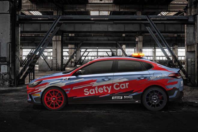 ヒュンダイがSBKにセーフティカーとして供給するヒュンダイi30ファストバックN