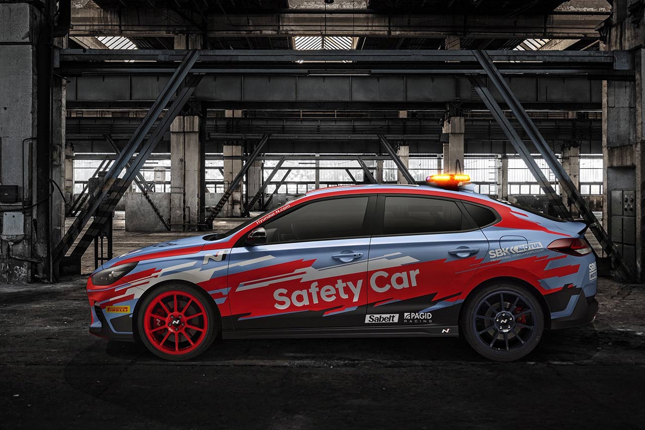 ヒュンダイがSBKにセーフティカーとして供給するヒュンダイi30ファストバックN
