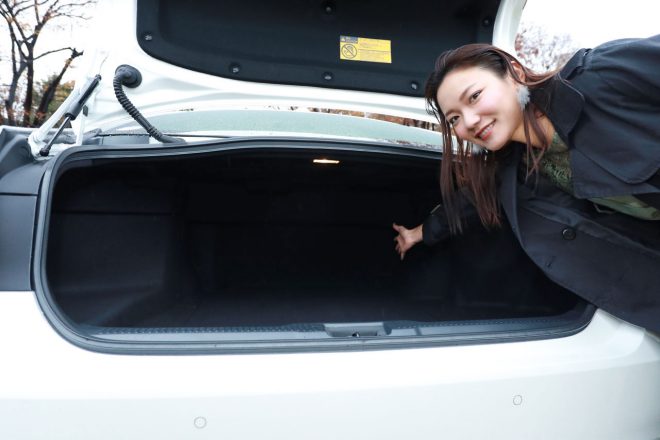 ラゲッジスペースは奥行があり、ゴルフバックが横置きで4個入るという。