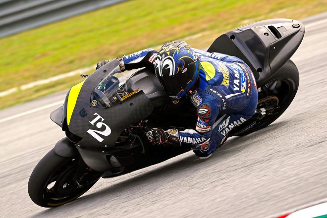 MotoGPマシン、JSB1000マシンをテストした中須賀克行