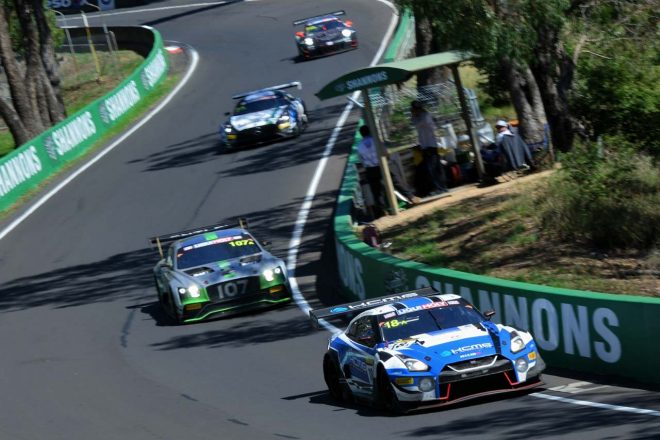 オリバー・ジャービス、アレキサンドレ・インペラトーリ、エドアルド・リベラティ組18号車ニッサンGT-RニスモGT3