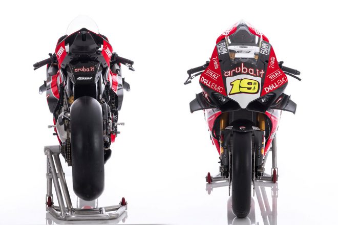 2019SBK ドゥカティ パニガーレV4 R　（リヤ、フロント）