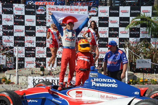2013年のロングビーチグランプリで日本人初のインディカー・シリーズ初優勝を飾った佐藤琢磨