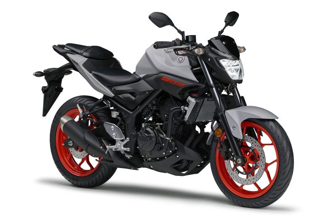 ヤマハMT-03（マットライトグレーメタリック4）