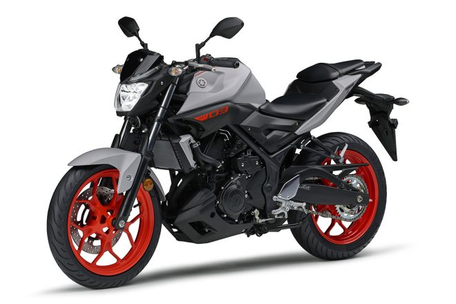 ヤマハMT-03（マットライトグレーメタリック4）