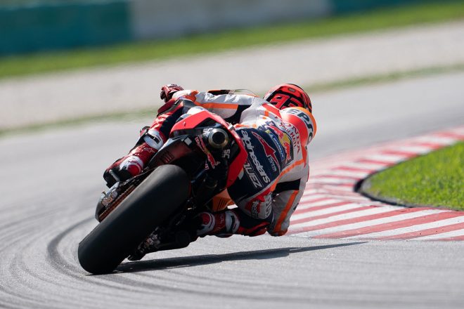 マルケスはフィジカル面に苦しんだ様子。写真のホンダRC213Vはテールマフラーの形状が変わっているようだ