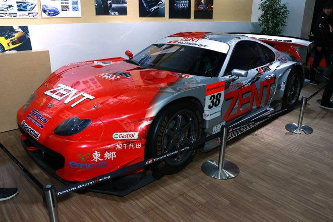 2005年のスーパーGTマシン ZENT セルモ スープラ