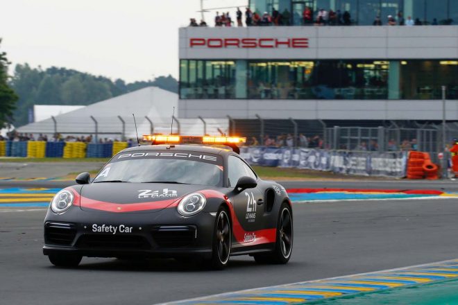 WEC／ル・マン24時間で使われているポルシェ911 ターボのセーフティカー