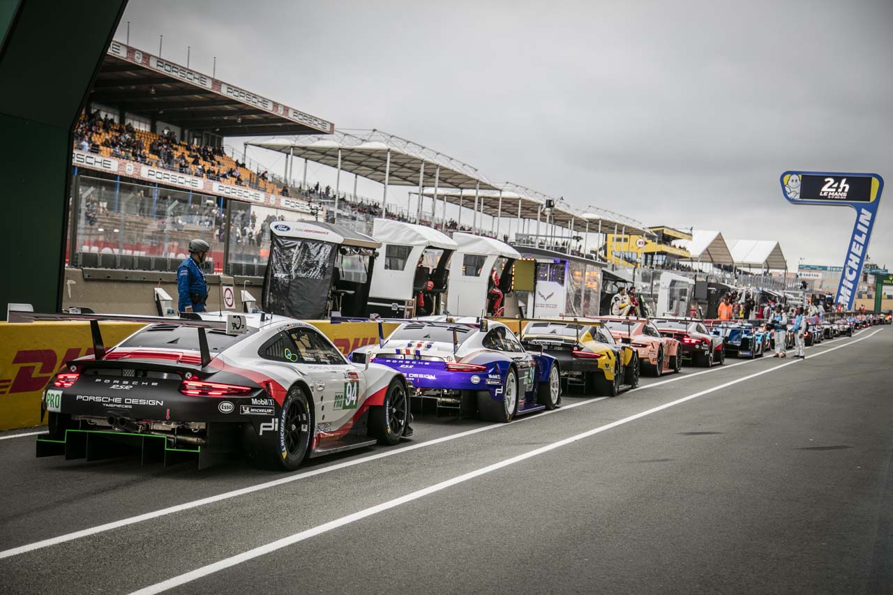 2018第86回ル・マン24時間 ピットレーンに並ぶポルシェ911 RSR勢