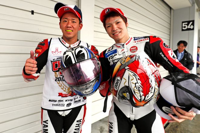 チームメイトの野左根航汰も中須賀克行と激しいバトルを繰り広げた