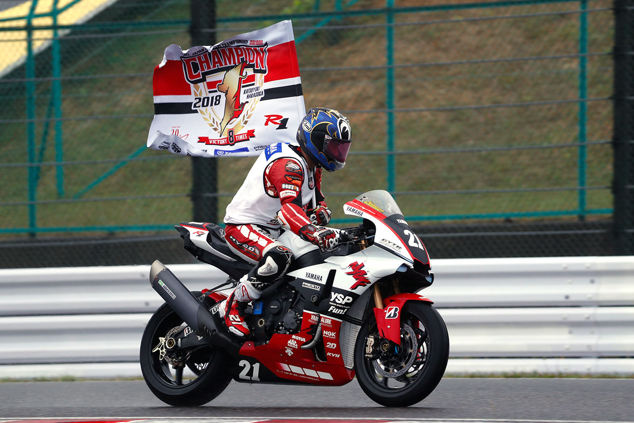 最終戦鈴鹿レース1で2位表彰台を獲得し、タイトルを決めた中須賀克行（YAMAHA FACTORY RACING）