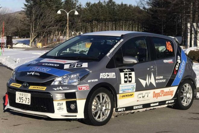 第3戦以降はトヨタ・ヴィッツCVTにマシンをチェンジする