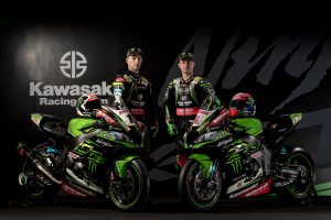 カワサキ・レーシングチーム・ワールドSBKのジョナサン・レイとレオン・ハスラム、それぞれのZX-10RR