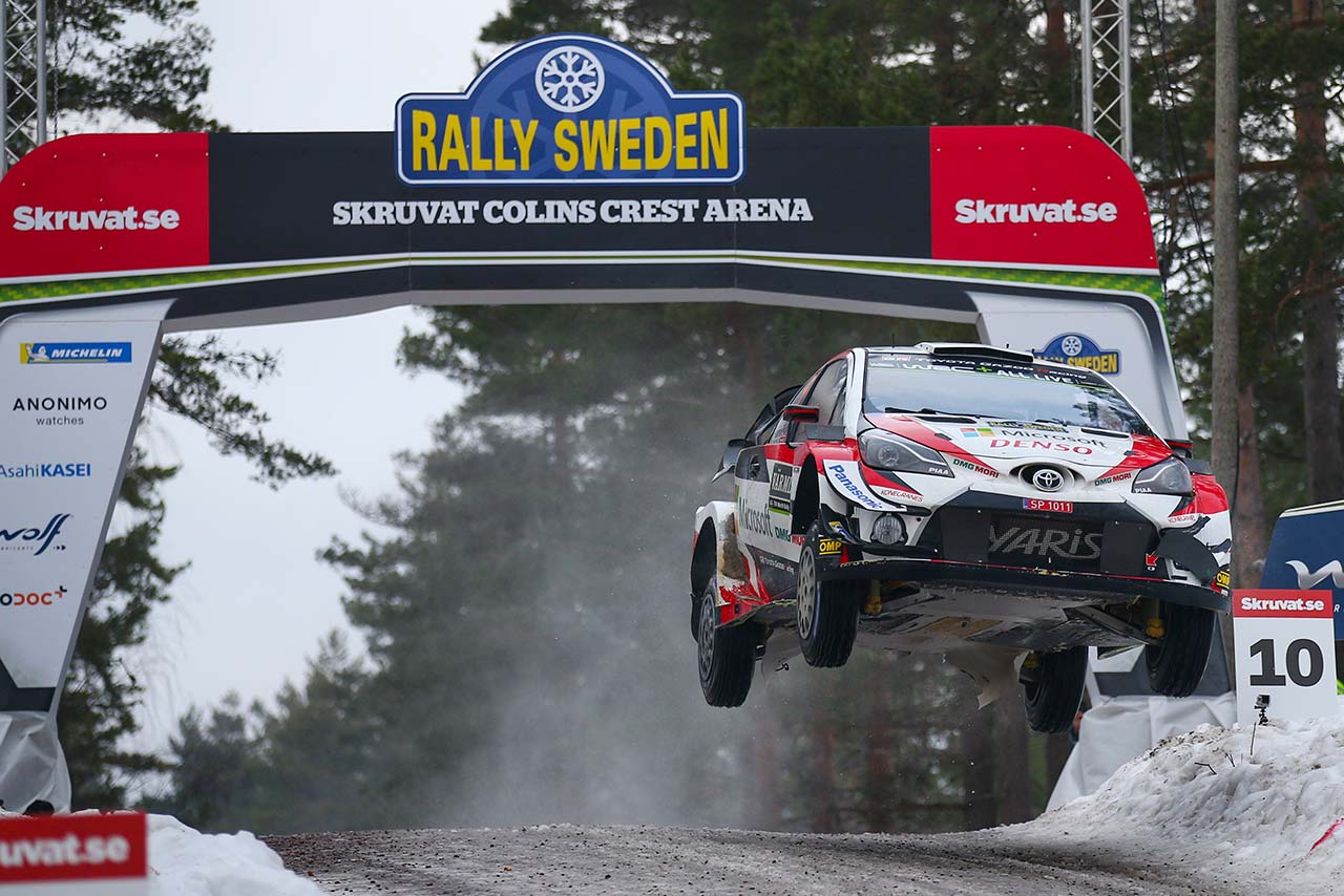 コリンズクレストで大ジャンプをみせたクリス・ミーク（トヨタ・ヤリスWRC）