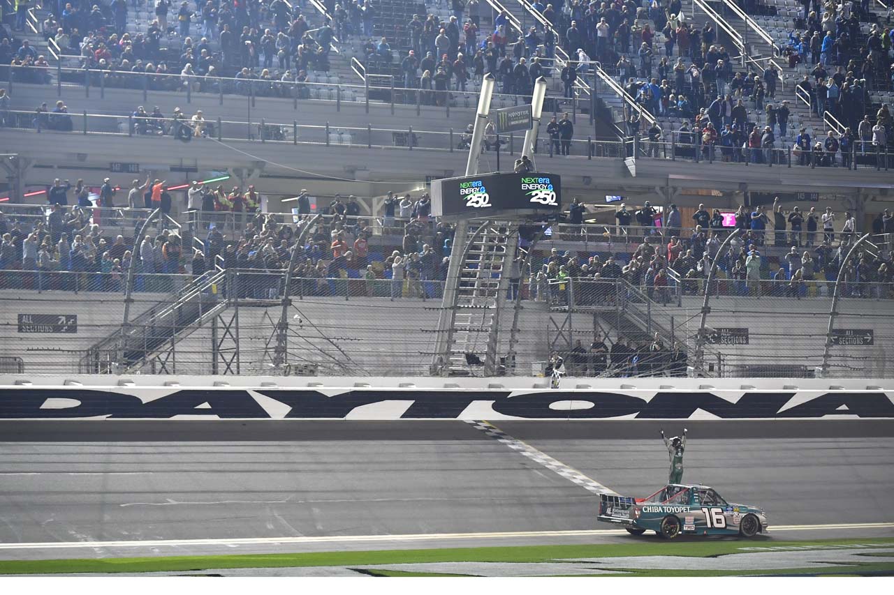 トヨタ・タンドラでの初レースでキャリア初勝利を挙げたオースティン・ヒル